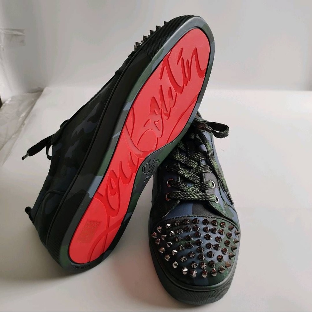 CL Louis Junior Spikes Flat Veau Velours